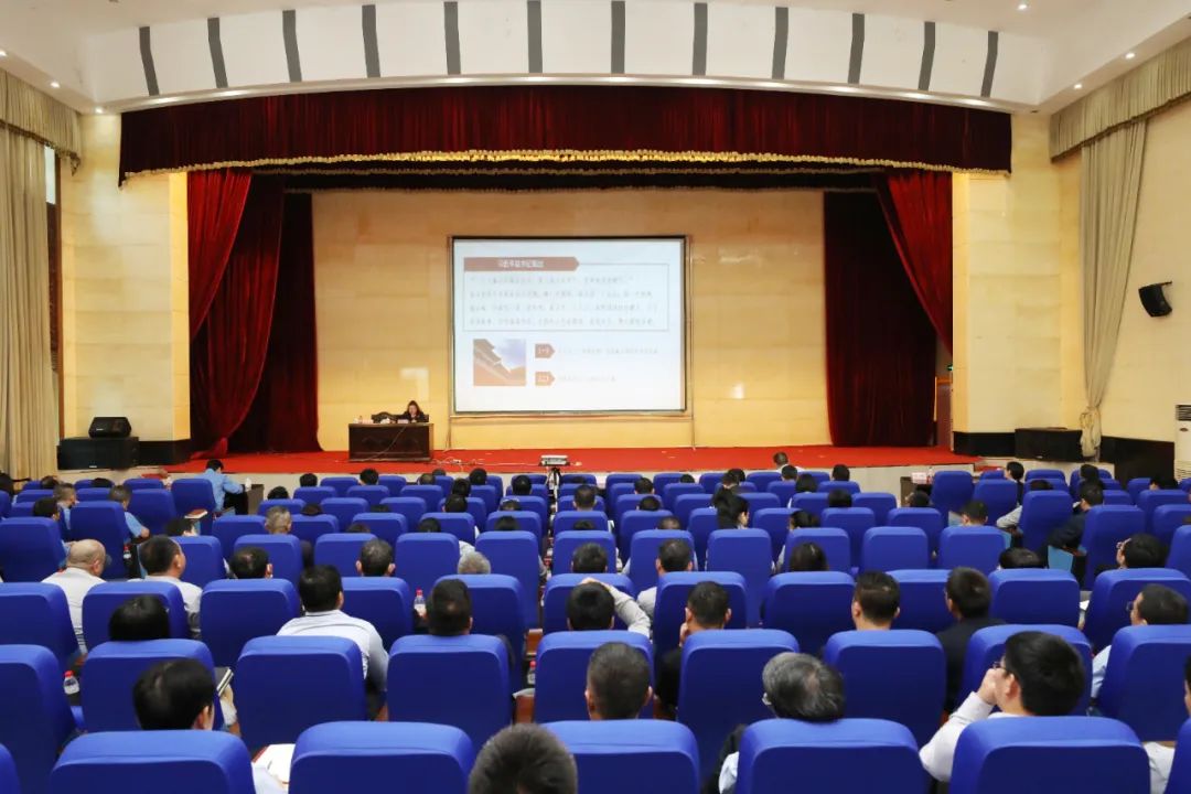 海钢？蠼岷辖械撤缌教育专题党课 以案明纪以案说法.jpg