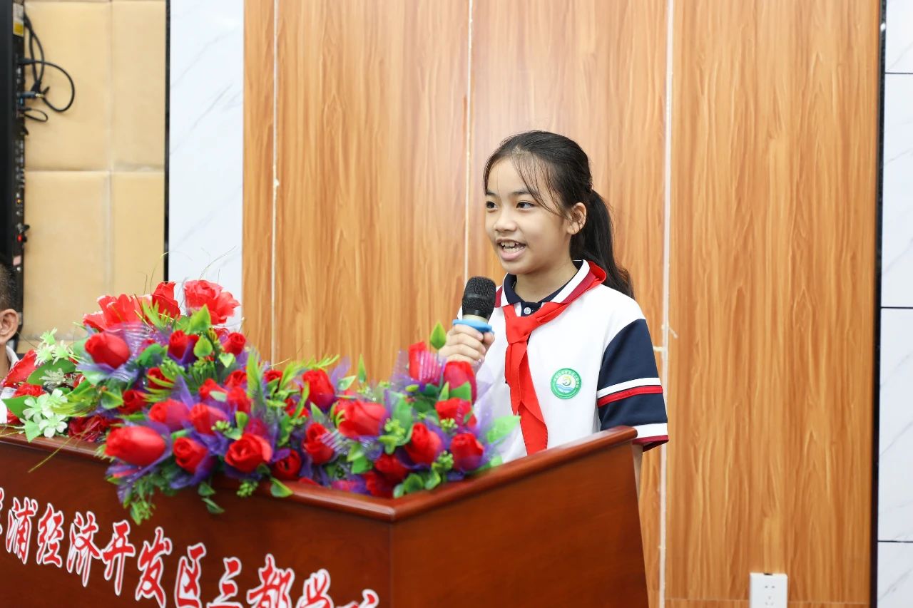 情暖校园 关爱成长 云顶集团发展六一儿童节公益捐赠活动3.jpg