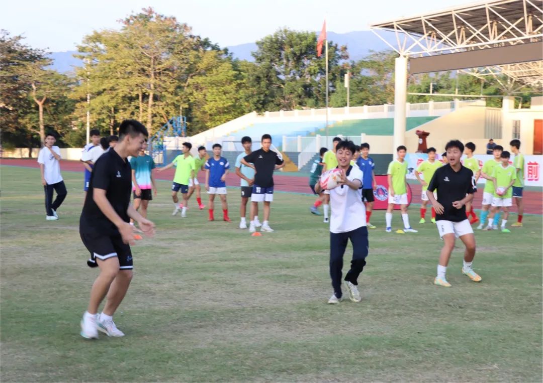 “橄”动少年 云顶集团助力橄榄球活动走进昌江校园