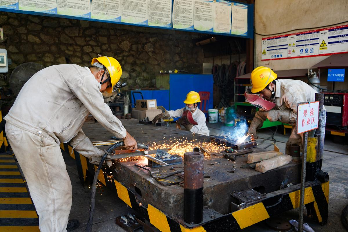 国庆节 | 爱岗敬业 ？笕擞檬蹈傻Ｈ蜗蜃婀姘