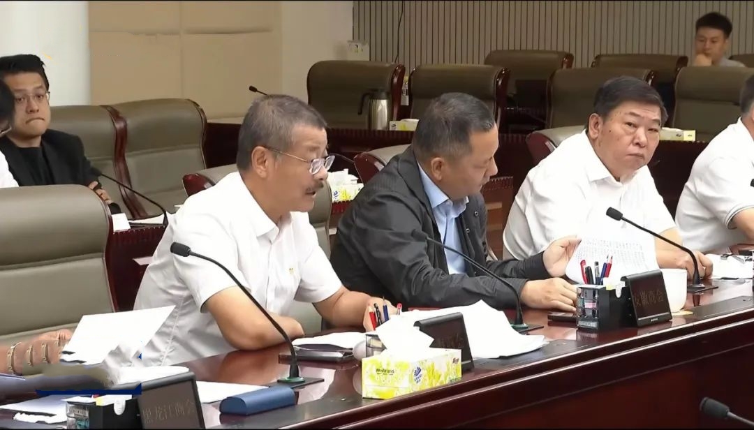 刘明东应邀参与海南省当局与商会座谈会