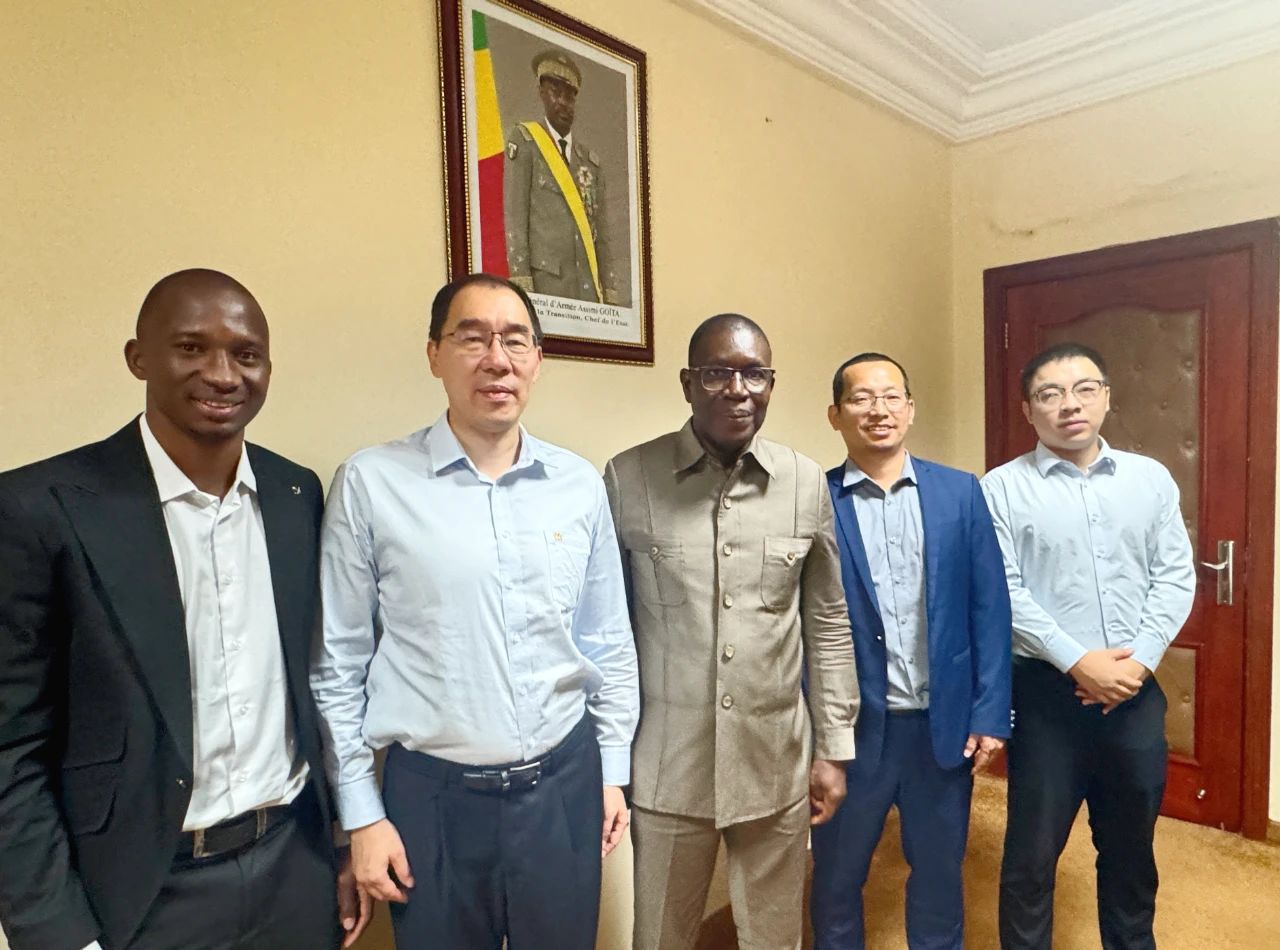 滕磊造访马里矿业部长 推动布谷尼锂矿发展